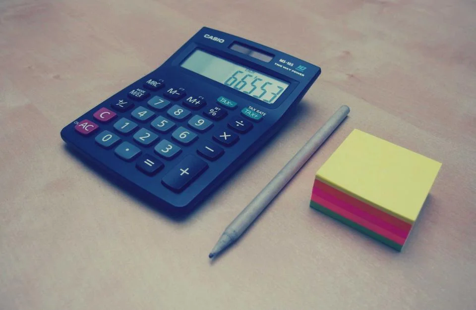 Controladoria Estratégica: Como Estruturar o Controle Financeiro da Sua Empresa Antes que o Mercado Force a Decisão